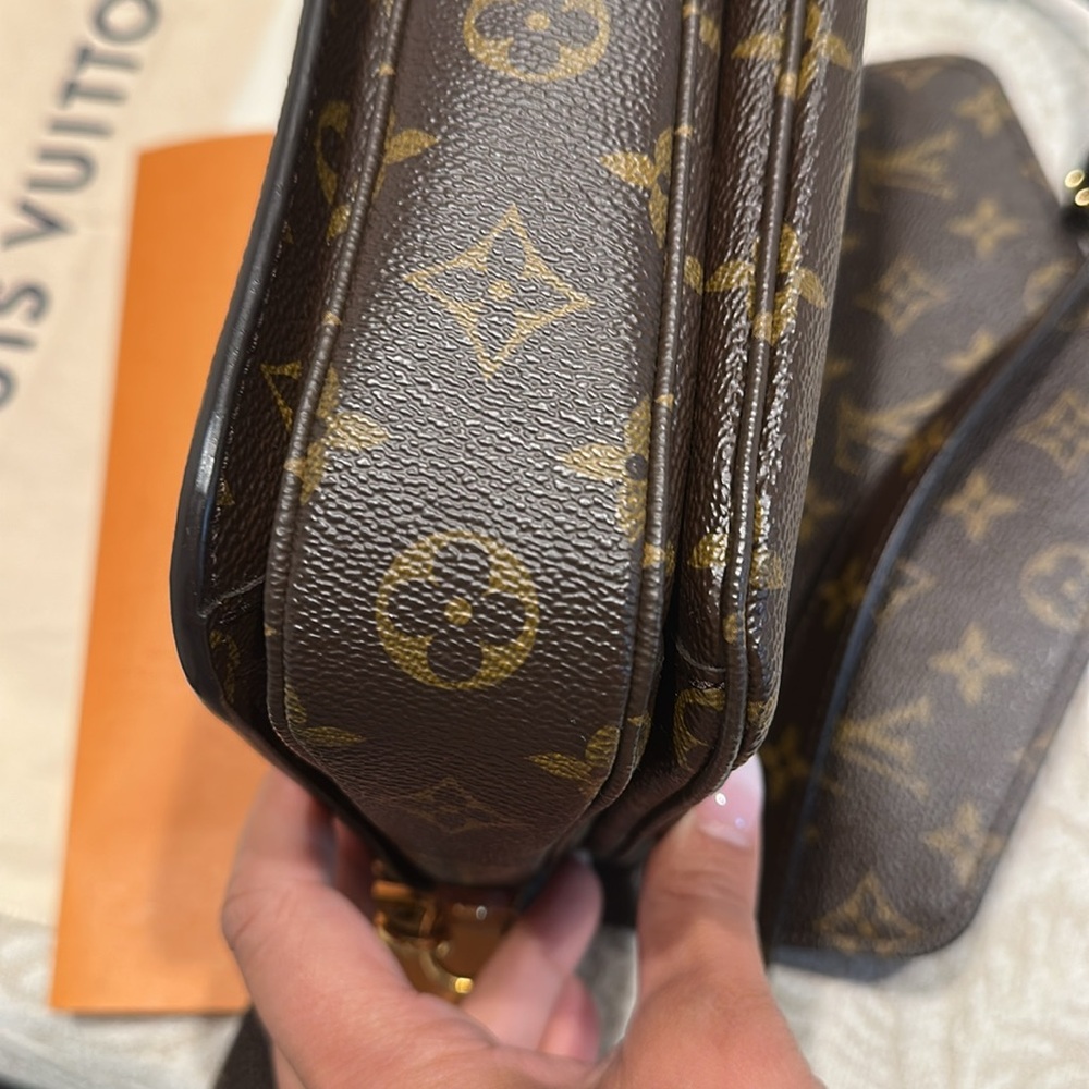 Authentic Louis Vuitton Pochette Metis w/ receipt - Picture 6 of 11